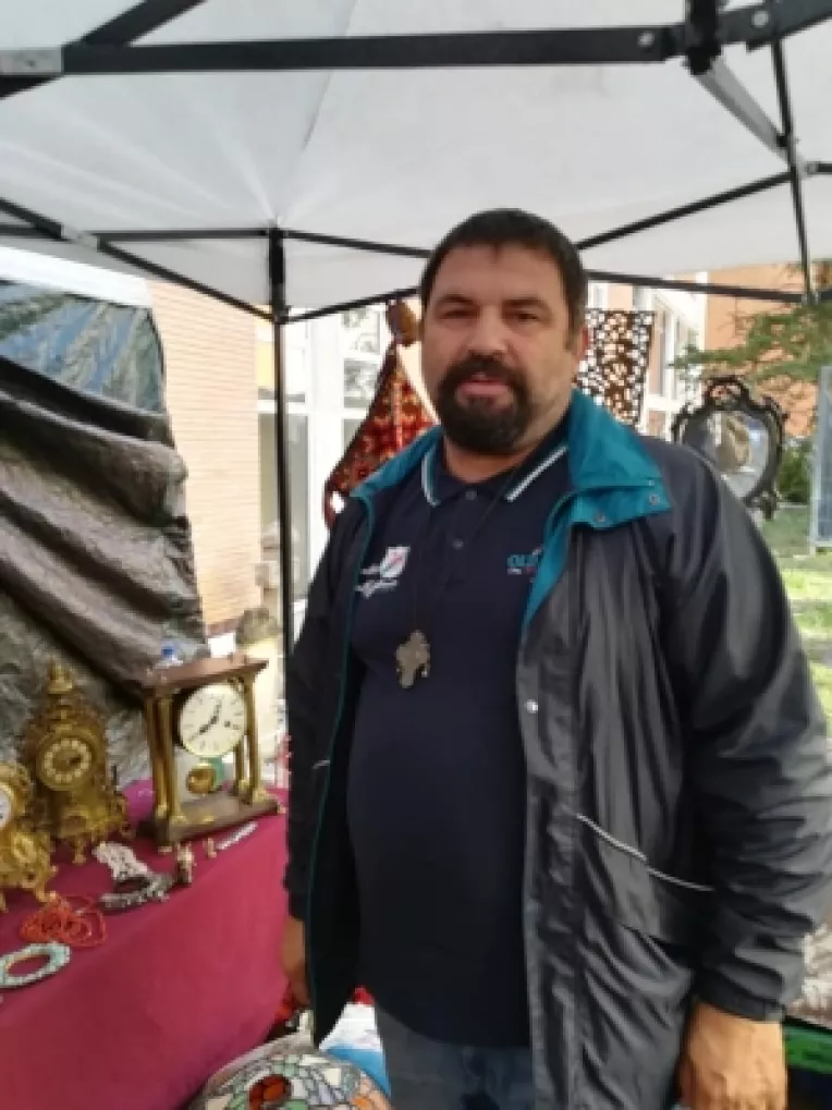 Mihai Tanase, presedintele anticarilor din Bucuresti, s-a mutat la Bruxelles si organizeaza targuri de antichitati acolo