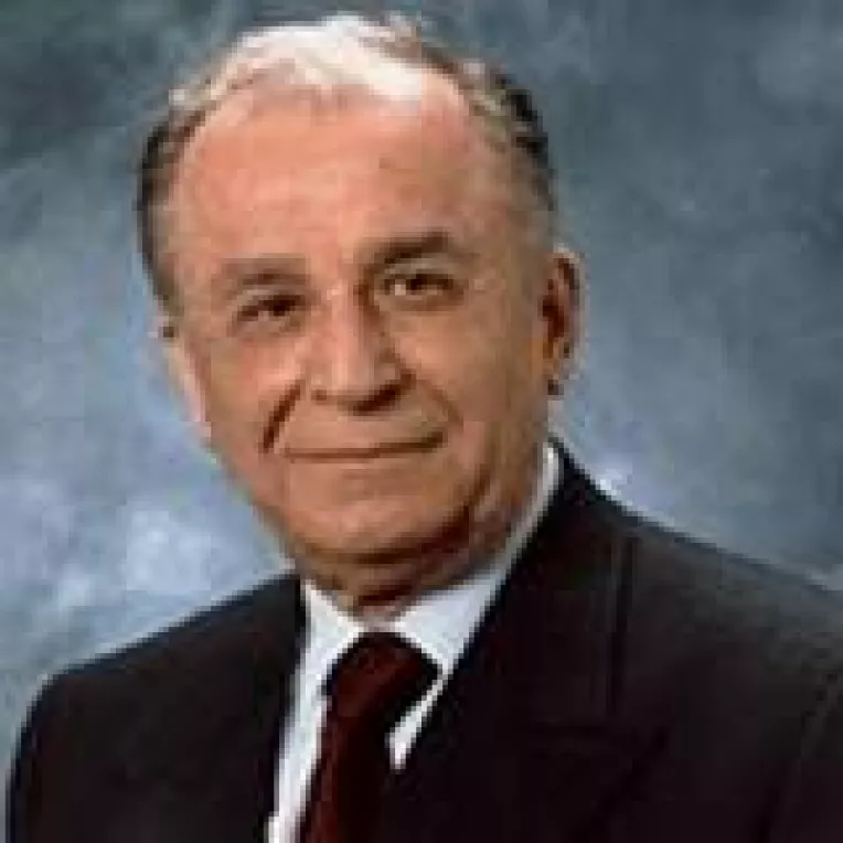 Mircea Geoana s-a descalificat definitiv in ochii lui Ion Iliescu