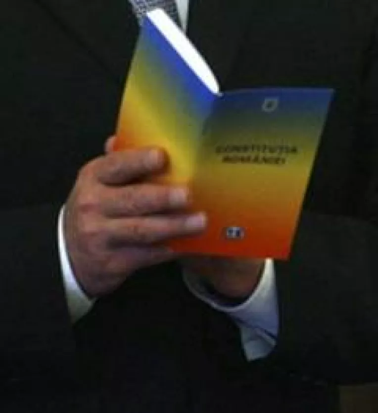 Modificarea Constitutiei: Capcana pentru opozitie 