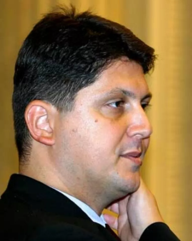 Motiune sau boicot ?