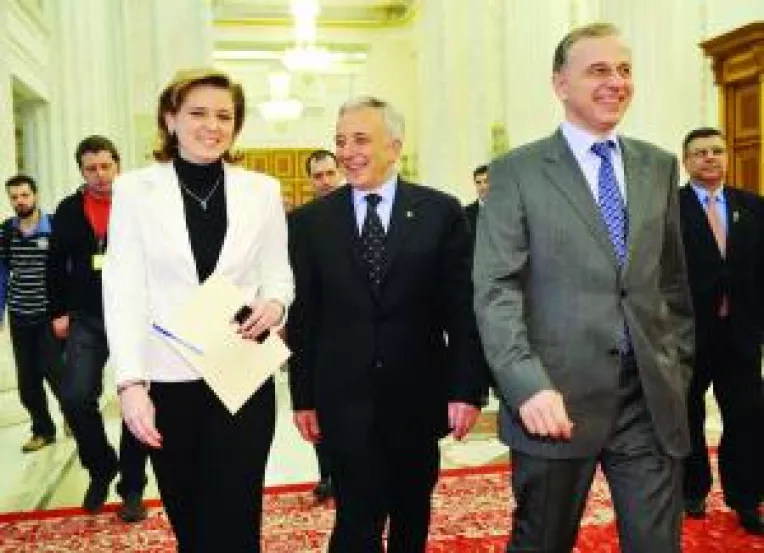 Mugur Isarescu: Acordul cu FMI nu este numai necesar, ci si bun