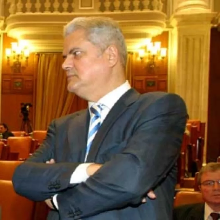 Nastase mai are si alte idei: discutii PSD-PD
