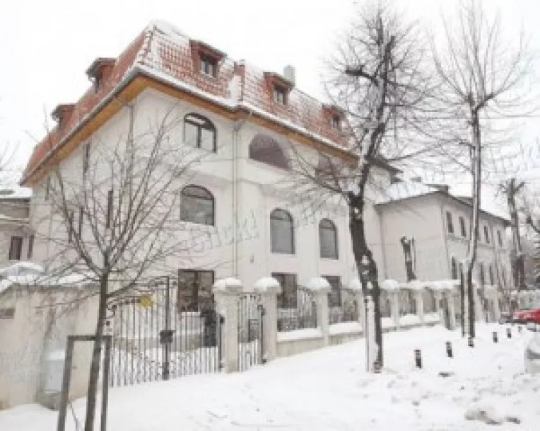 Oana Mizil si Vanghelie isi cumpara o casa de 1,8 milioane euro pe strada Paris