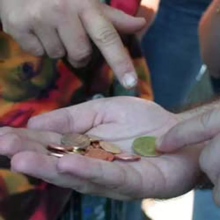 Obligati sa dam bacsis!