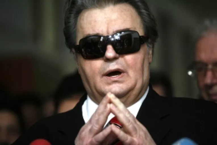 PC anuleaza intelegerea cu PRM si solicita functia de vicepresedinte al Senatului. 
Vadim ii face pe conservatori "imbecili"