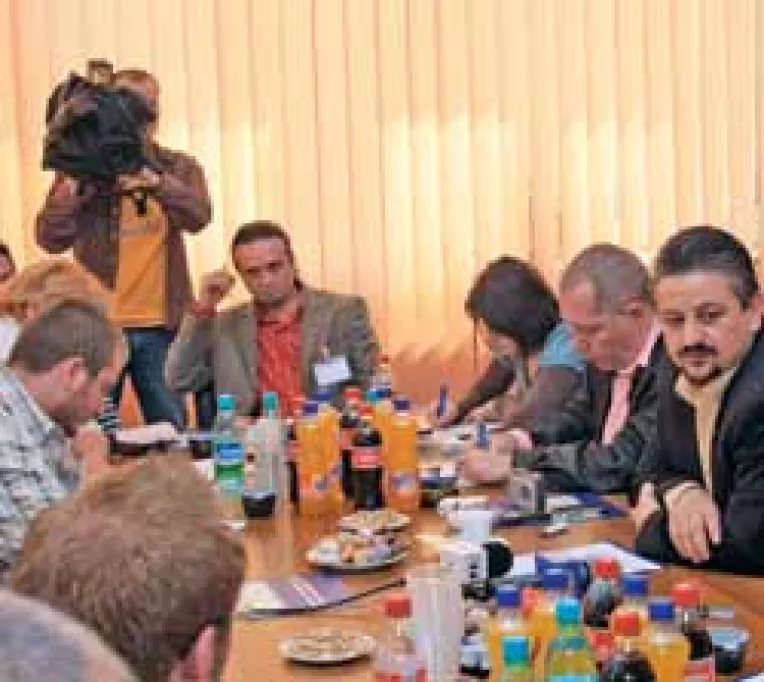 Pe malurile canalelor navigabile vor fi realizate marine, antrepozite si ansambluri rezidentiale