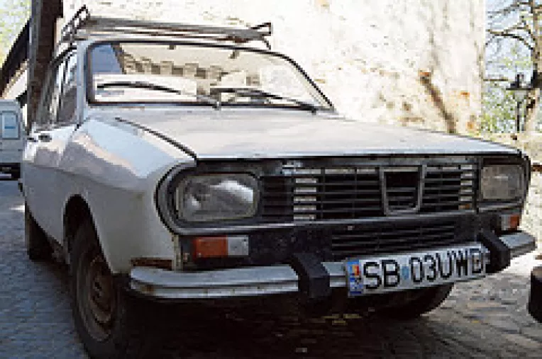 Persoanele care au depus bani la CEC pentru Dacii vor primi cate 5.500 de euro