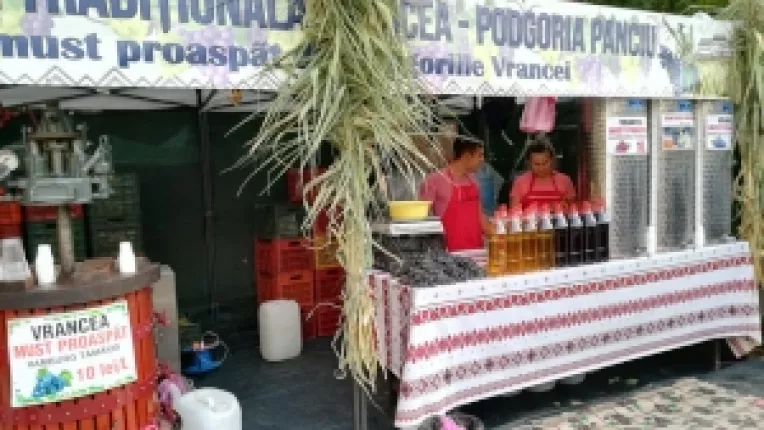 Podgoria Panciu participa la targul Piata Taraneasca din curtea MTR