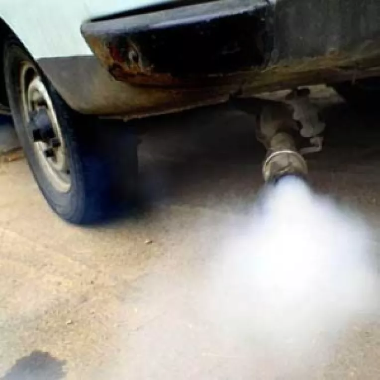 Producatorii de masini vor o taxa pe "codoi" (CO2)