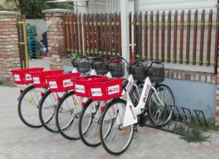 Profi pedaleaza pe o noua idee