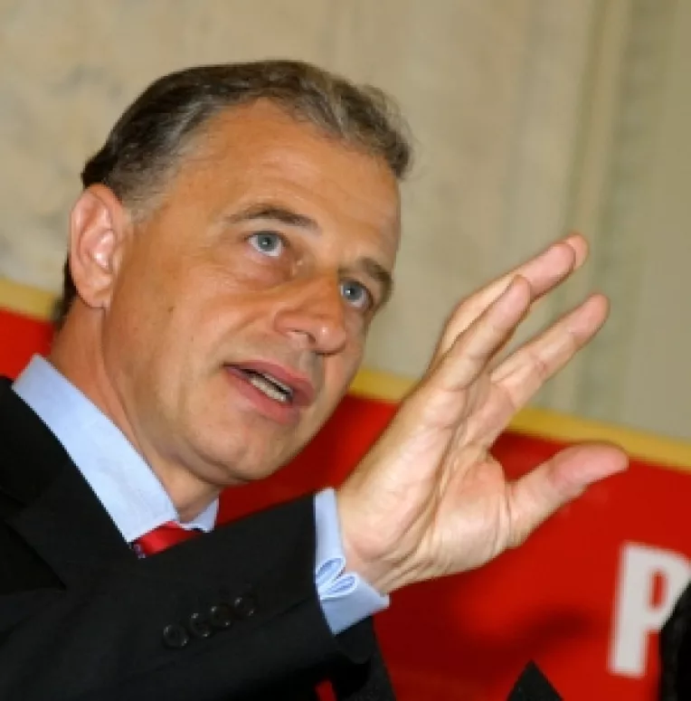 PSD si-a lansat oferta pentru euroalegeri vorbind despre PNL