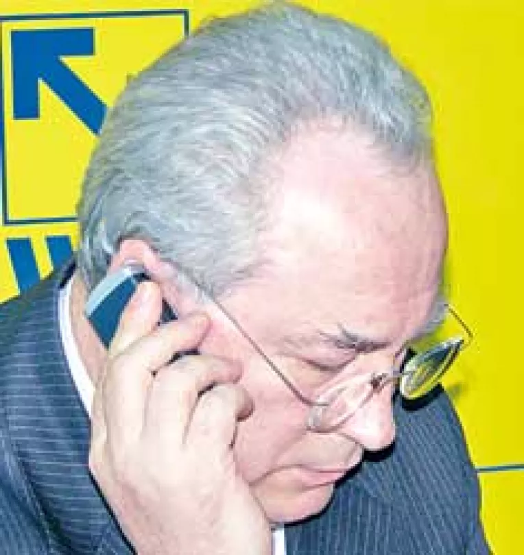 Puiu Hasotti il sustine pe Mihai Daraban