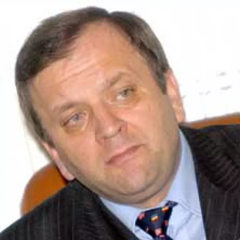 Puterea a respins motiunea aviara