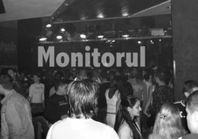 Raid de noapte pentru fumatori