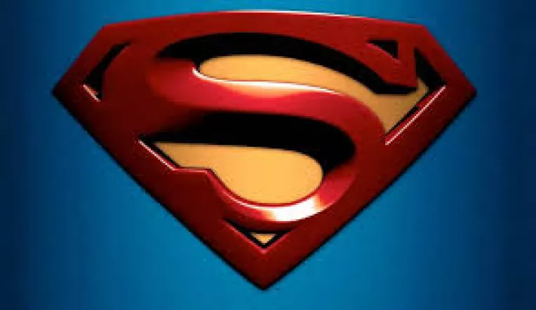 Risc mortal: Pilula pentru potenta, ornata cu simbolul eroului Superman