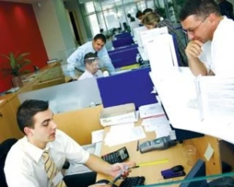 Se scumpesc creditele in lei