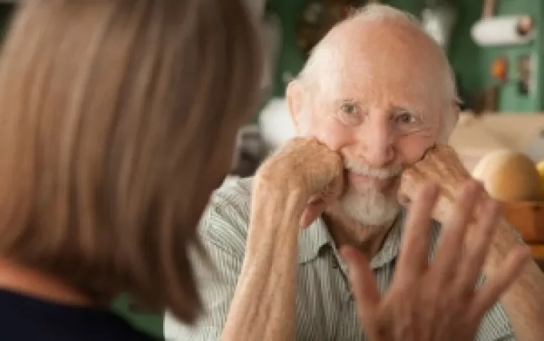 Semne care ne avertizeaza ca batranii nu se mai pot ingriji singuri