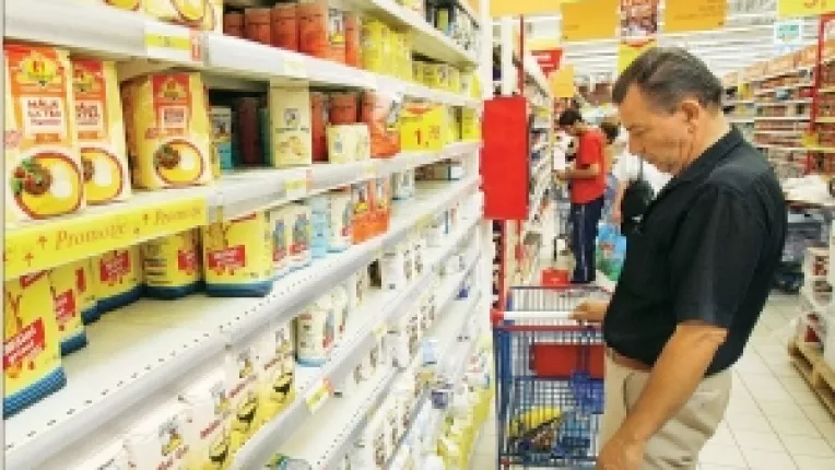 Senatul a aprobat reducerea TVA la 5% pentru alimentele de baza