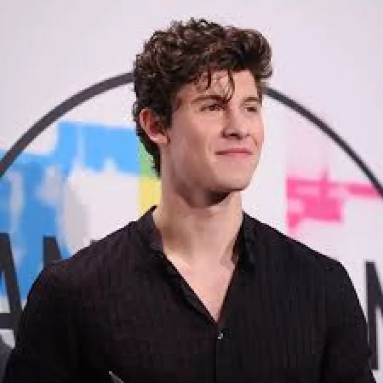 Shawn Mendes lanseaza piesa "Youth"