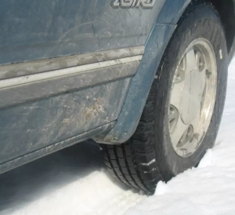 Soferii sunt obligati sa-si monteze masinile cu anvelope de iarna