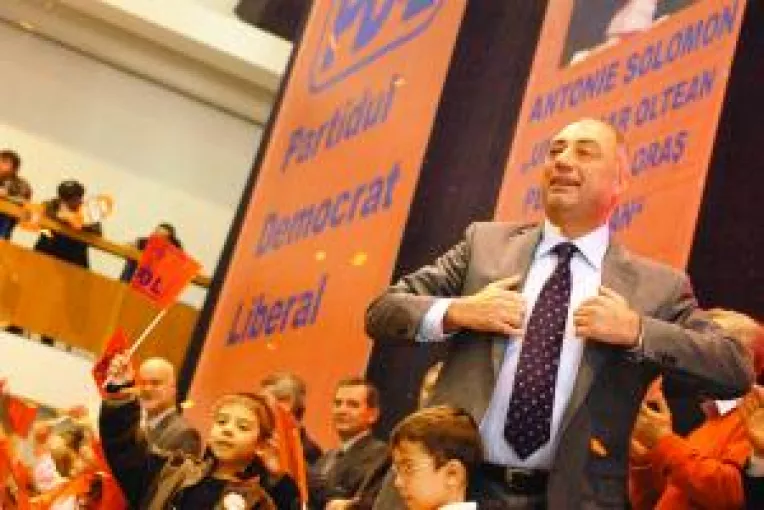 Solomon: "Daca nu ma dau afara, raman in PDL!"