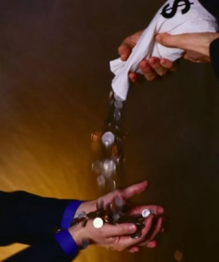 Solutie liberala: Austeritate in administratia tarii