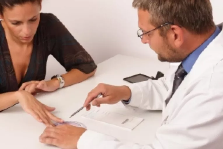 SONDAJ: 68,8% dintre romani nu au fost niciodata la un psiholog