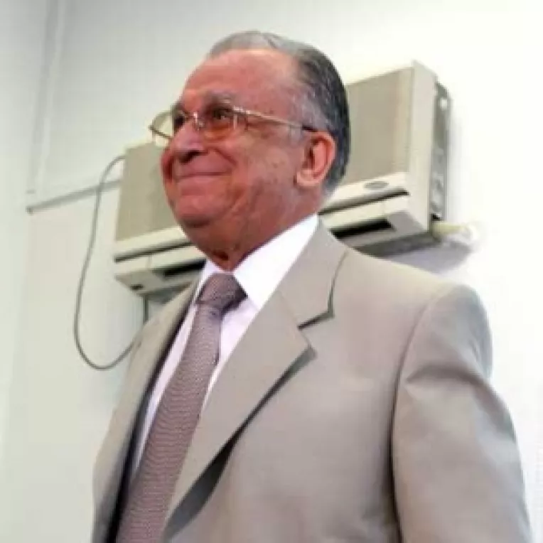 Sub presiune, Iliescu asteapta sustinerea PSD

