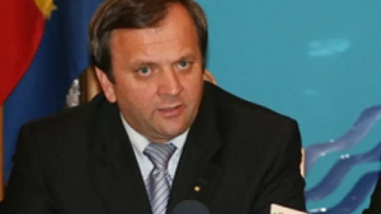 Subiectele Coalitiei de guvernare: datoriile de la inundatii, fonduri pentru dezvoltarea oraselor mici si compensarea TVA