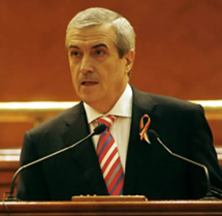 Tariceanu isi cerata oamenii ca vorbesc in afara partidului