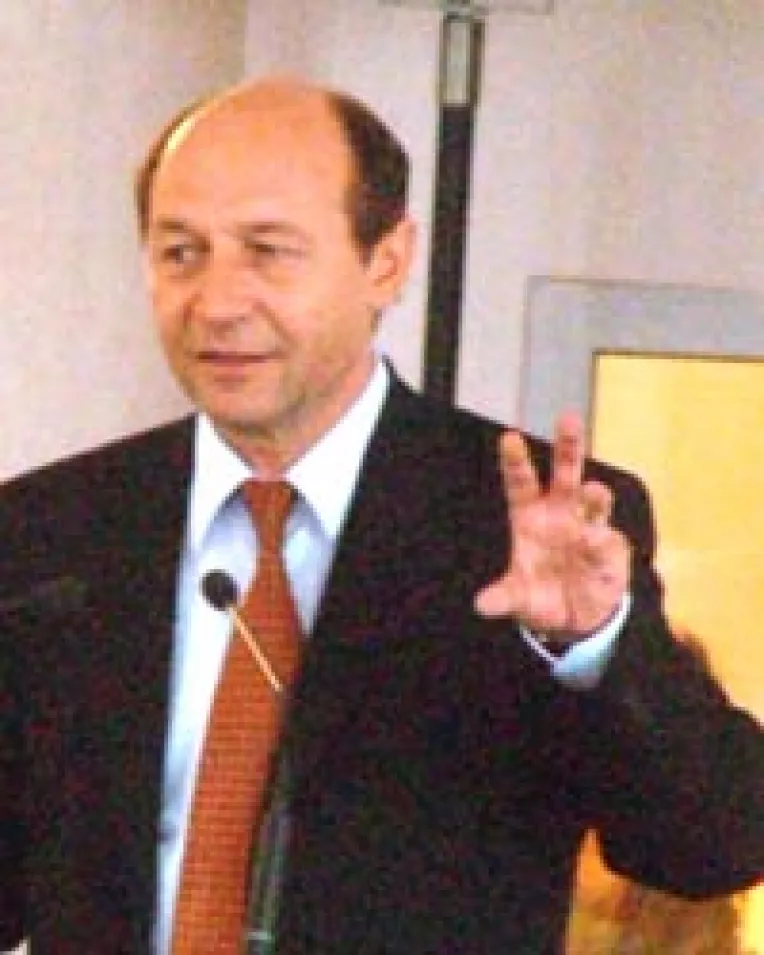 Tariceanu scotoceste dupa ministrii afaceristi