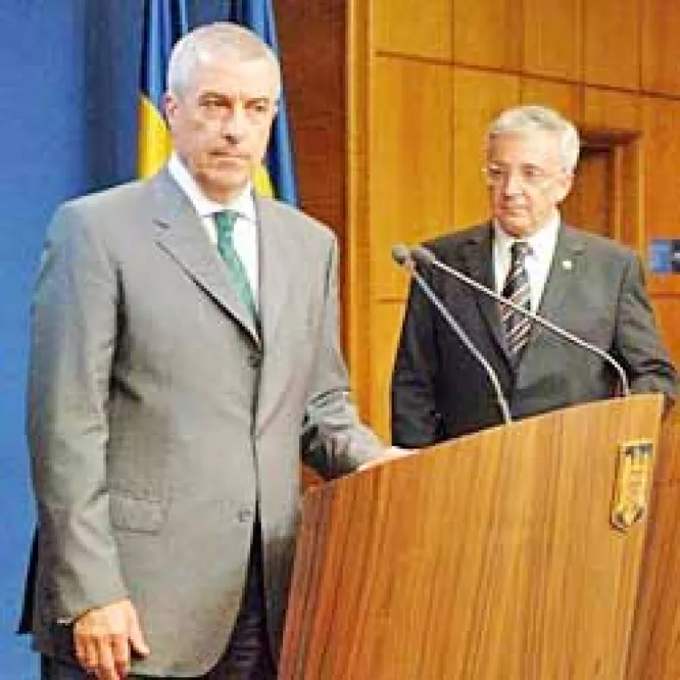 Tariceanu si Isarescu au dat explicatii privind criza economica prin care trece Romania