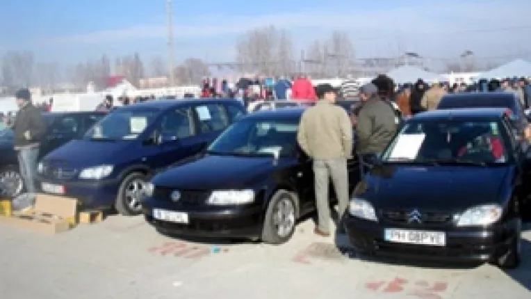 Taxa auto, de trei ori mai mare pentru matinile noi