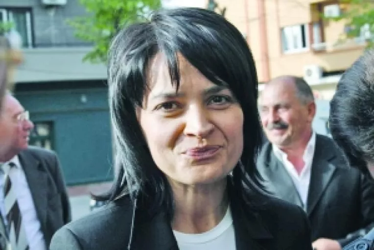 Tensiuni la Cernavoda. 5.000 de semnaturi pentru referendum de schimbare a primaritei Mariana Mircea