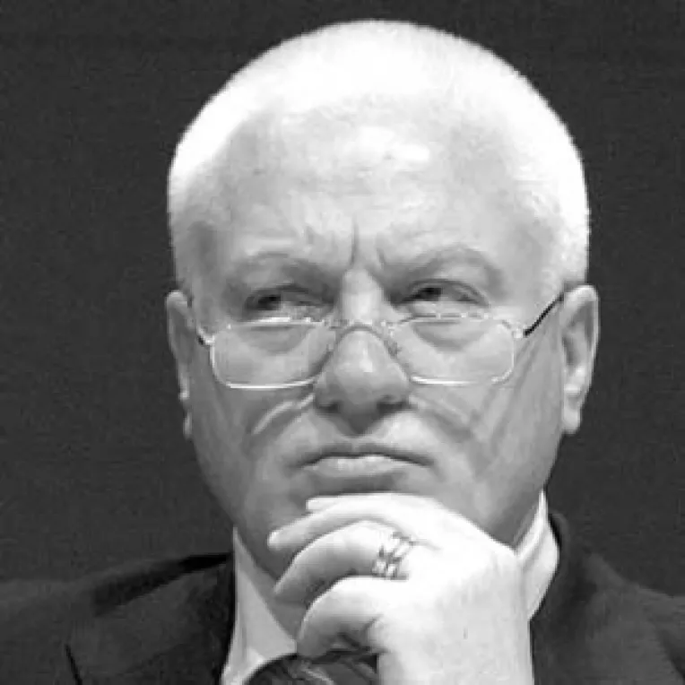 Un megapartid pentru Basescu