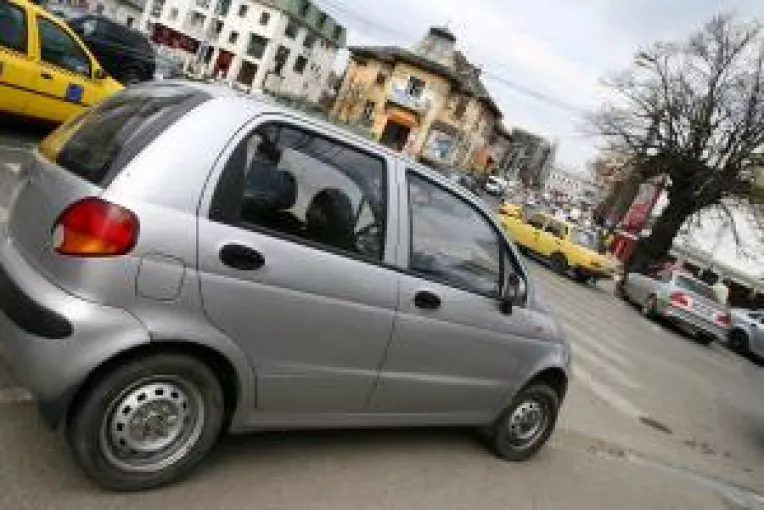 Vanzari slabe pentru producatorul de masini din Banie. Daewoo franeaza, Ford accelereaza