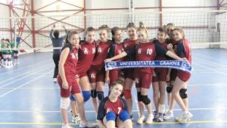 Voleibalistele de la "Titulescu", in lupta pentru medalii