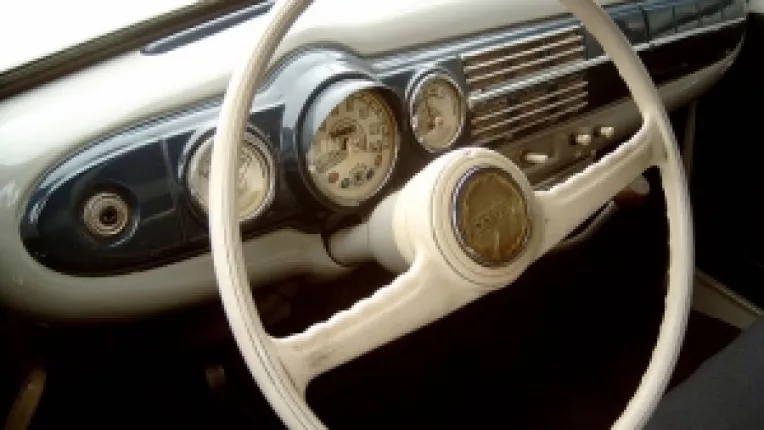 Vor fi despagubiti si cei care au avut bani la CEC pentru Aro si Skoda