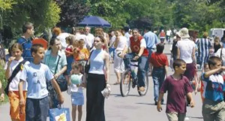 Votul uninominal, preferat de romani